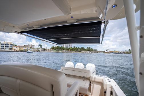 Boston Whaler 350 Realm image