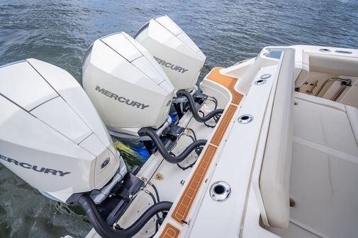 Boston Whaler 350 Realm image