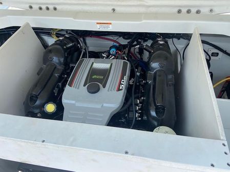Crownline 215 SS image