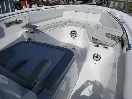 Sea Fox 328 Commander image