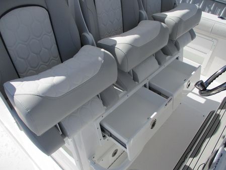 Sea Fox 328 Commander image