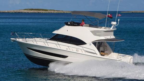 Riviera 39 FLYBRIDGE image