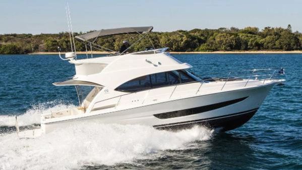 Riviera 39 FLYBRIDGE image