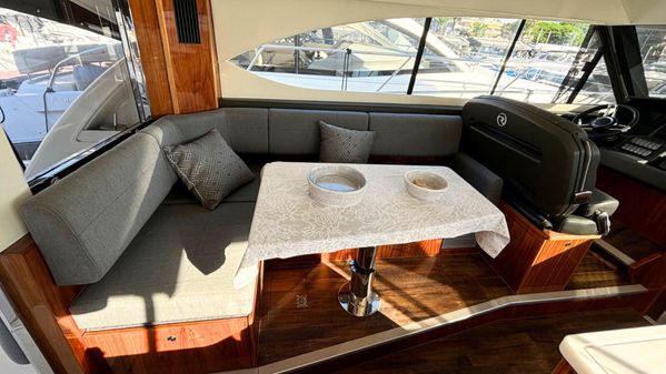 Riviera 39 FLYBRIDGE image