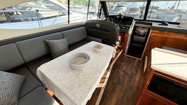 Riviera 39 FLYBRIDGE image