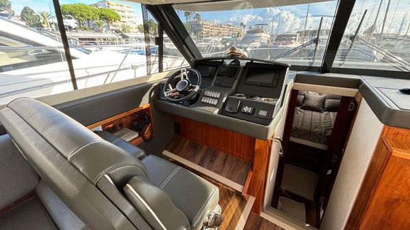 Riviera 39 FLYBRIDGE image