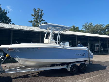 Robalo R222 Explorer image