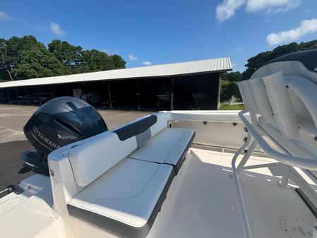 Robalo R222 Explorer image