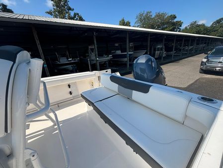 Robalo R222 Explorer image