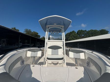 Robalo R222 Explorer image