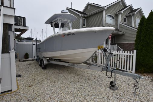 Robalo R230-CENTER-CONSOLE image