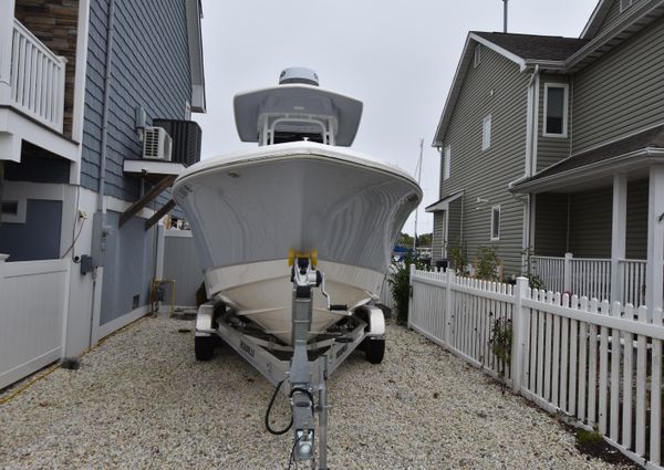 Robalo R230-CENTER-CONSOLE image