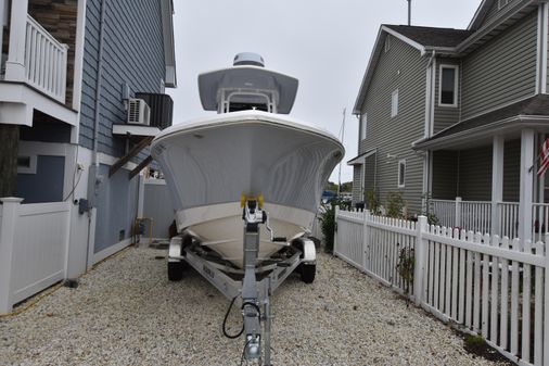 Robalo R230-CENTER-CONSOLE image