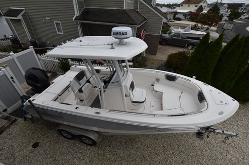 Robalo R230-CENTER-CONSOLE image