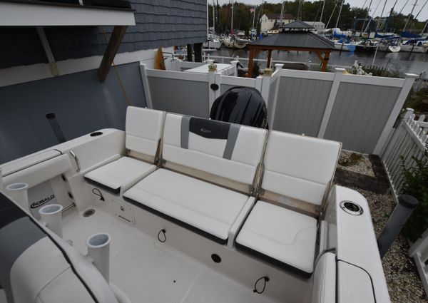 Robalo R230-CENTER-CONSOLE image