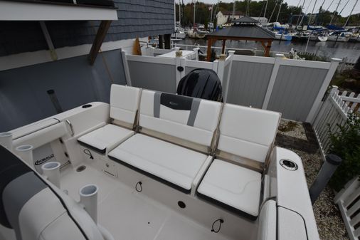 Robalo R230-CENTER-CONSOLE image