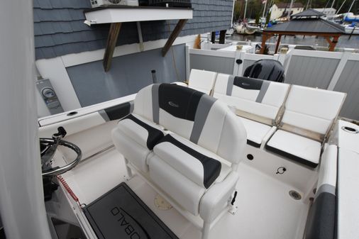 Robalo R230-CENTER-CONSOLE image