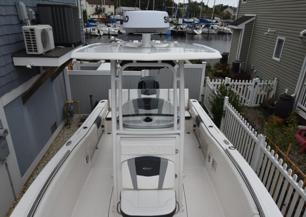 Robalo R230-CENTER-CONSOLE image