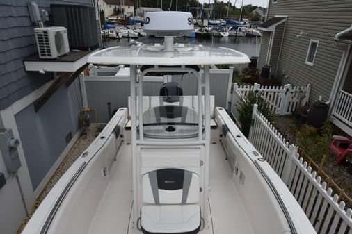 Robalo R230-CENTER-CONSOLE image