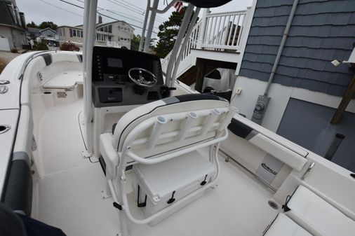 Robalo R230-CENTER-CONSOLE image