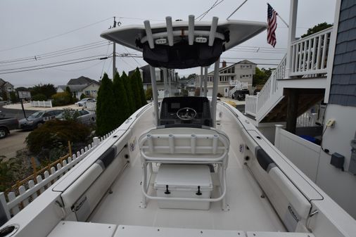 Robalo R230-CENTER-CONSOLE image