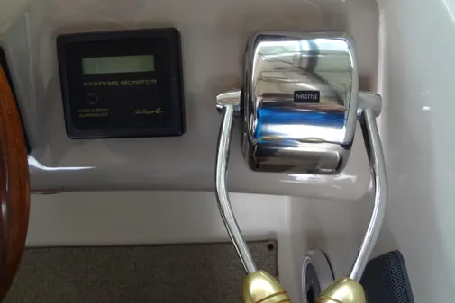 Sea Ray 380 Sundancer image