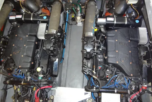 Sea Ray 380 Sundancer image