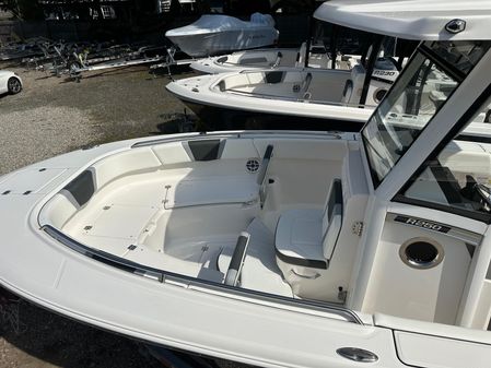 Robalo R250-CENTER-CONSOLE image