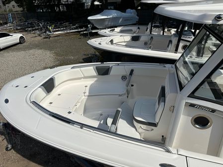 Robalo R250-CENTER-CONSOLE image