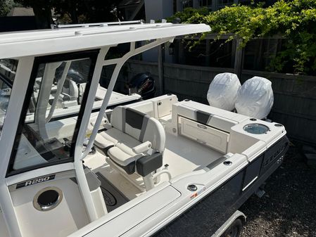 Robalo R250-CENTER-CONSOLE image