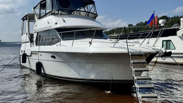 Carver 406 Aft Cabin Motor Yacht 