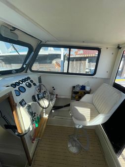 Parker 2520 XL Sport Cabin image