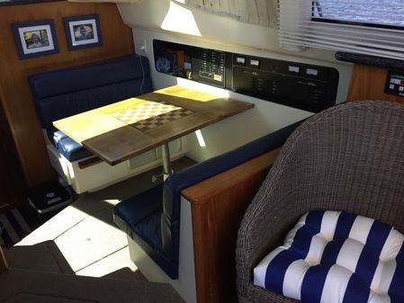Carver 356-AFT-CABIN-MOTOR-YACHT image