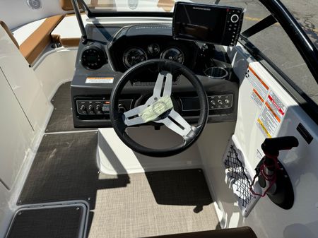 Bayliner VR6-BOWRIDER-I-O image