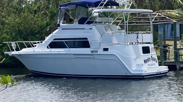 Mainship 34 Motor Yacht 