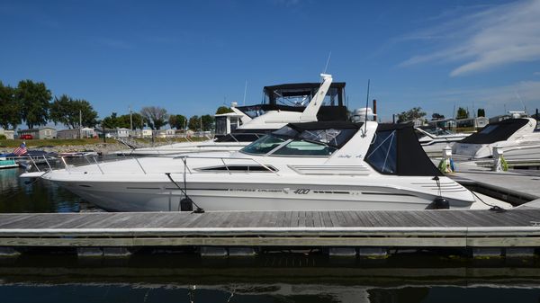 Sea Ray 400 Express Cruiser 