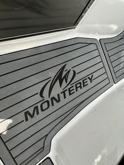 Monterey 295 Sport Yacht image