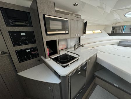 Monterey 295 Sport Yacht image