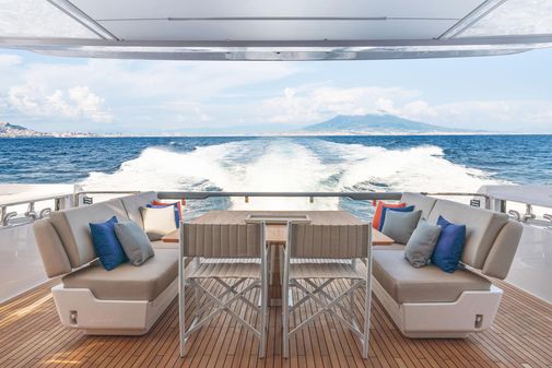 Ferretti Yachts 860 image