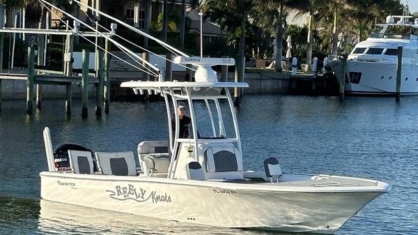 Tidewater 2500 Carolina Bay