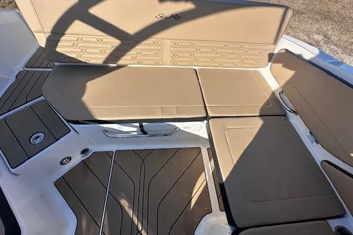 Sea Ray SPX 210 image