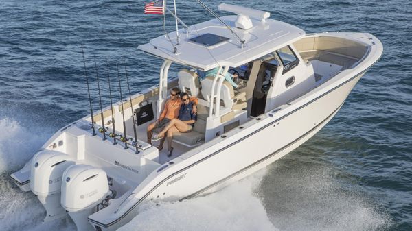 Pursuit S 328 Sport