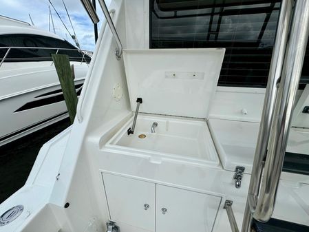 Hatteras 46 Convertible image