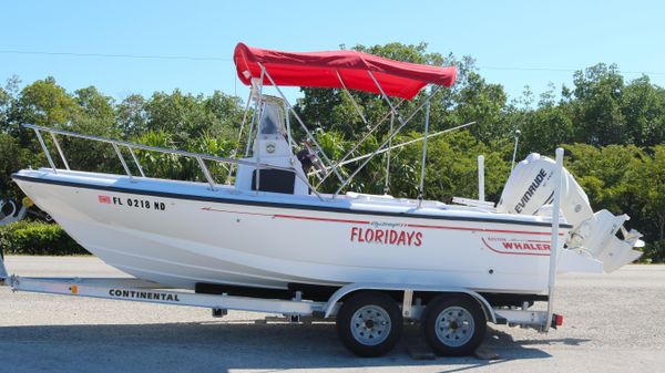 Boston Whaler 17 Outrage 