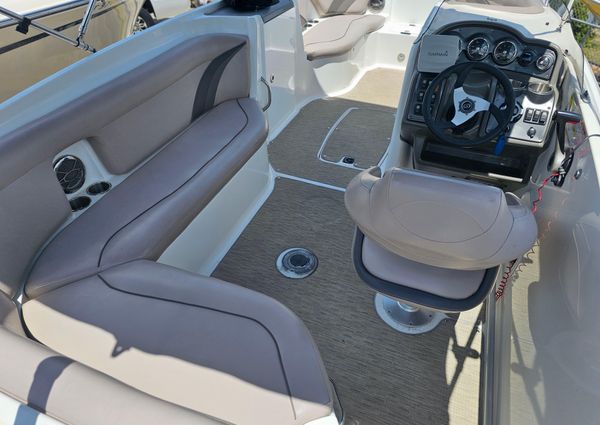 Hurricane SUNDECK-SPORT-220-OB image