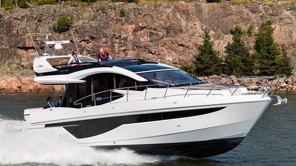 Galeon 470 Sky