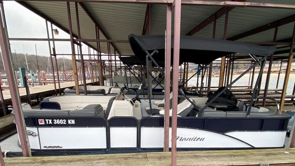 Manitou 22 Aurora