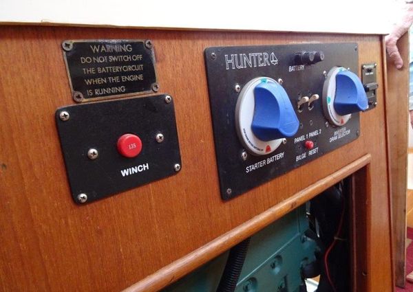 Hunter 430 image