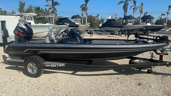 Skeeter TZX 190