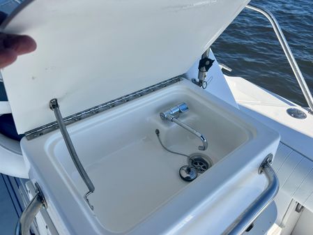 Boston-whaler CONQUEST image